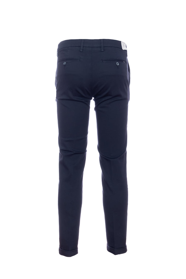 Pantalone chinos “MUCHA10” blu scuro in cotone tencel con risvolto