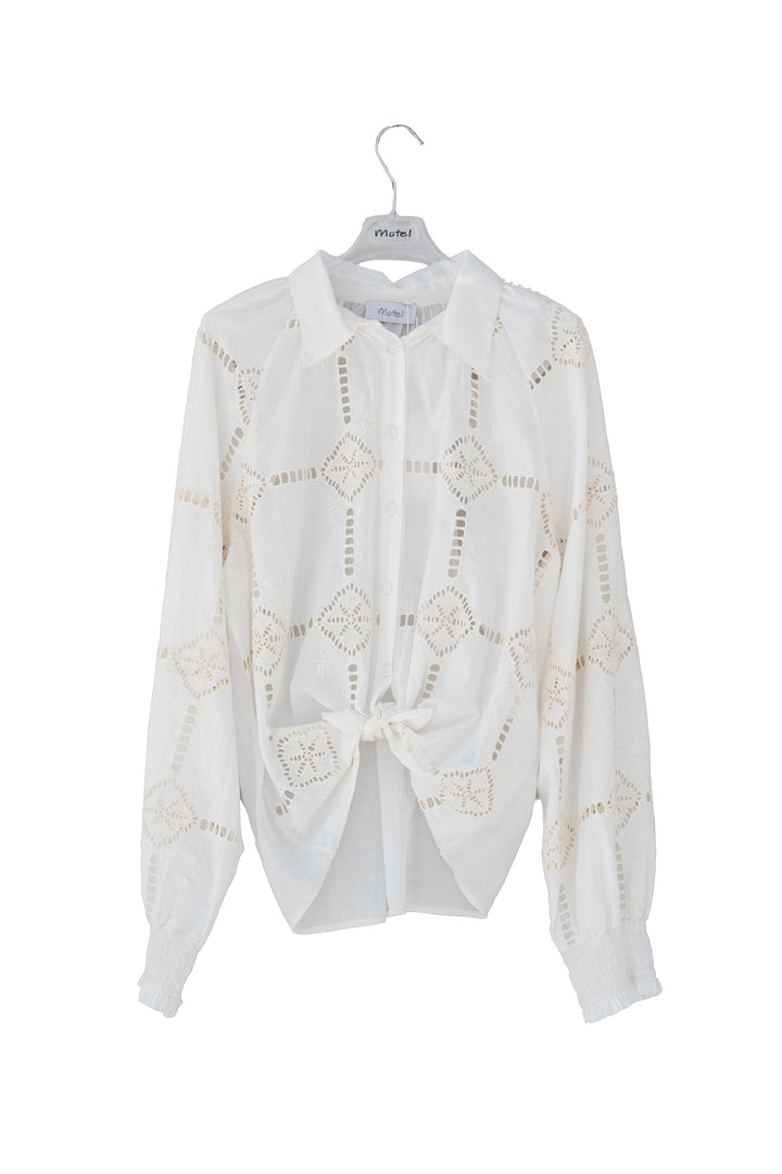 MOTEL Camicia bianca in cotone con ricamo traforato e nodo frontale - Mancinelli 1954