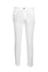 Pantalon en lin blanc clair avec un sous