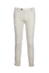 Pantalone chinos “MUCHA10” beige in cotone tencel con risvolto
